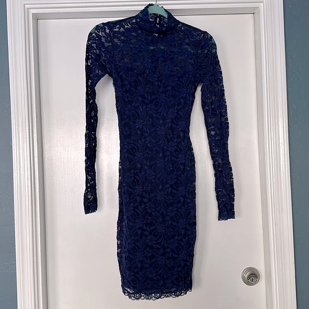 Moda international lace dress
